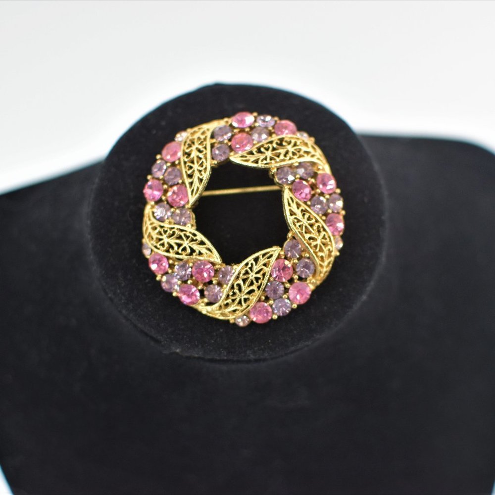 Stunning Vintage Gold Tone Brooch